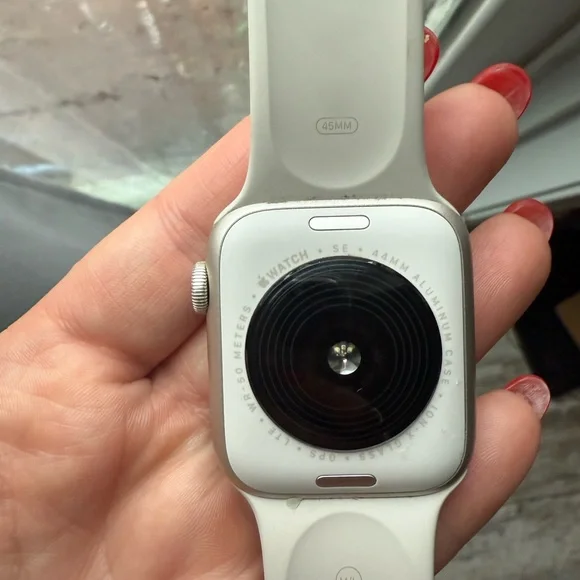 Apple Watch with Cream Band - Picture 4 of 4